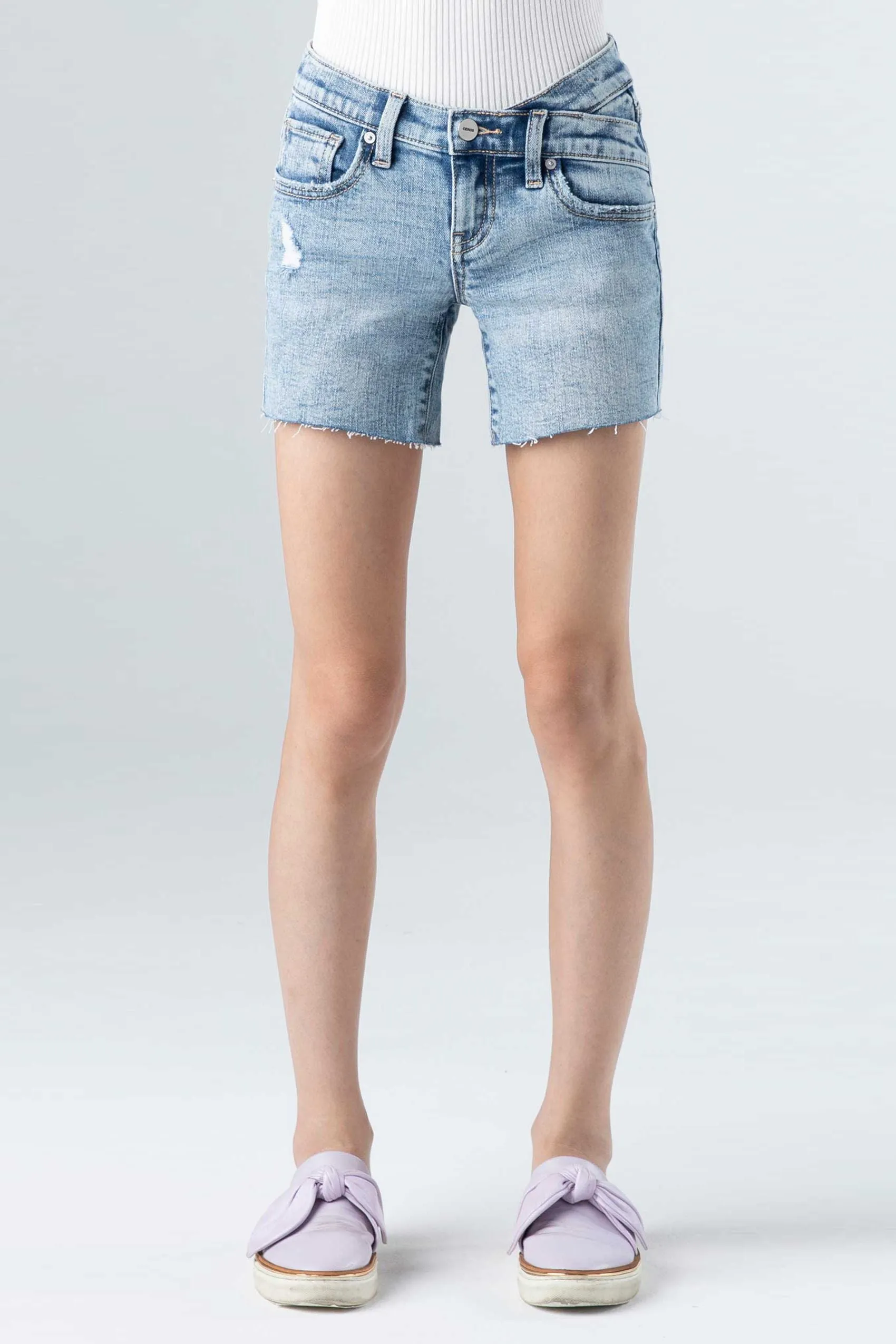 Ceros Girls Medium Wash Fray Hem Shorts