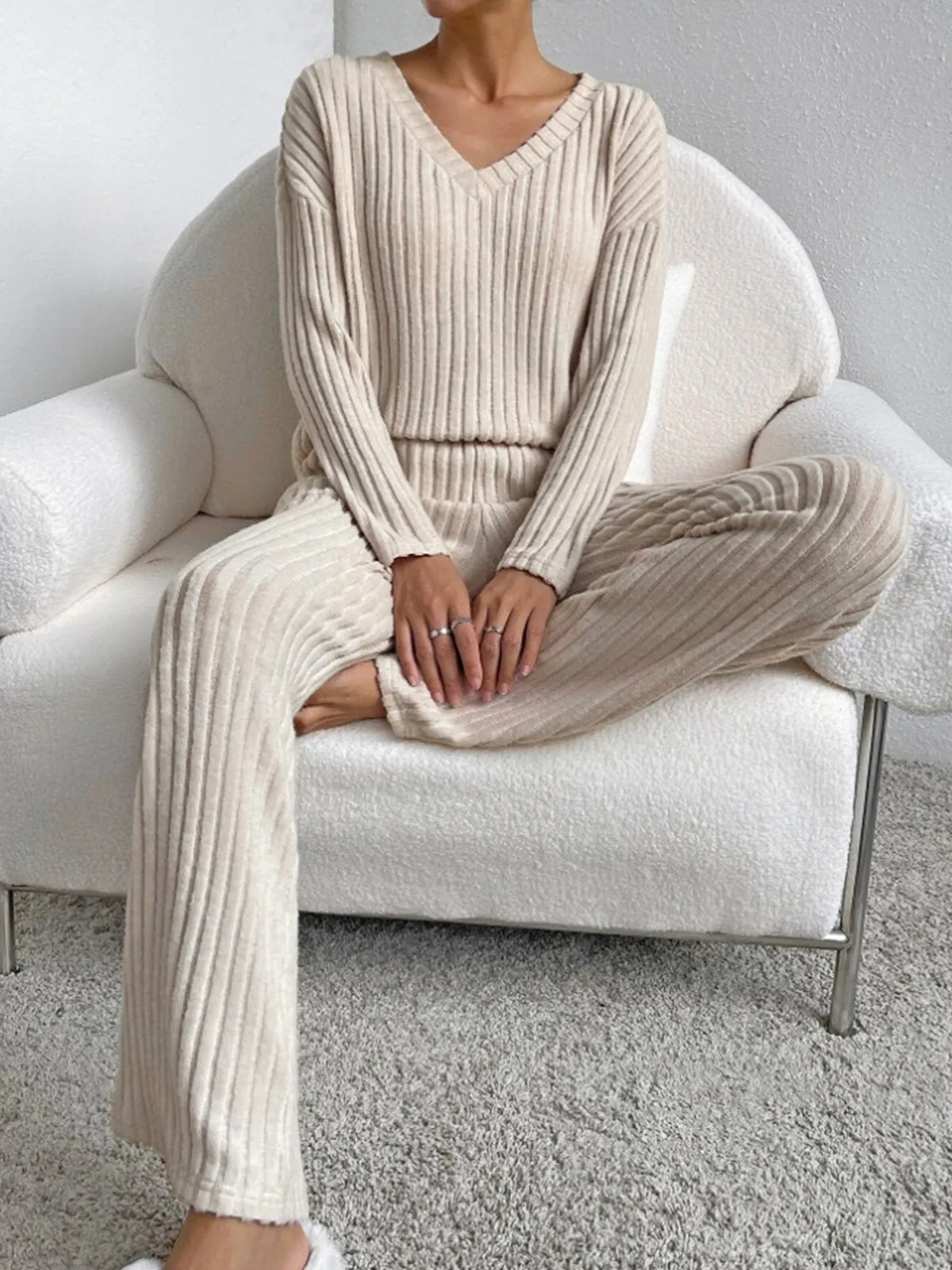 V-Neck Ribbed Design Comfy 2-Pieces Lounge Set